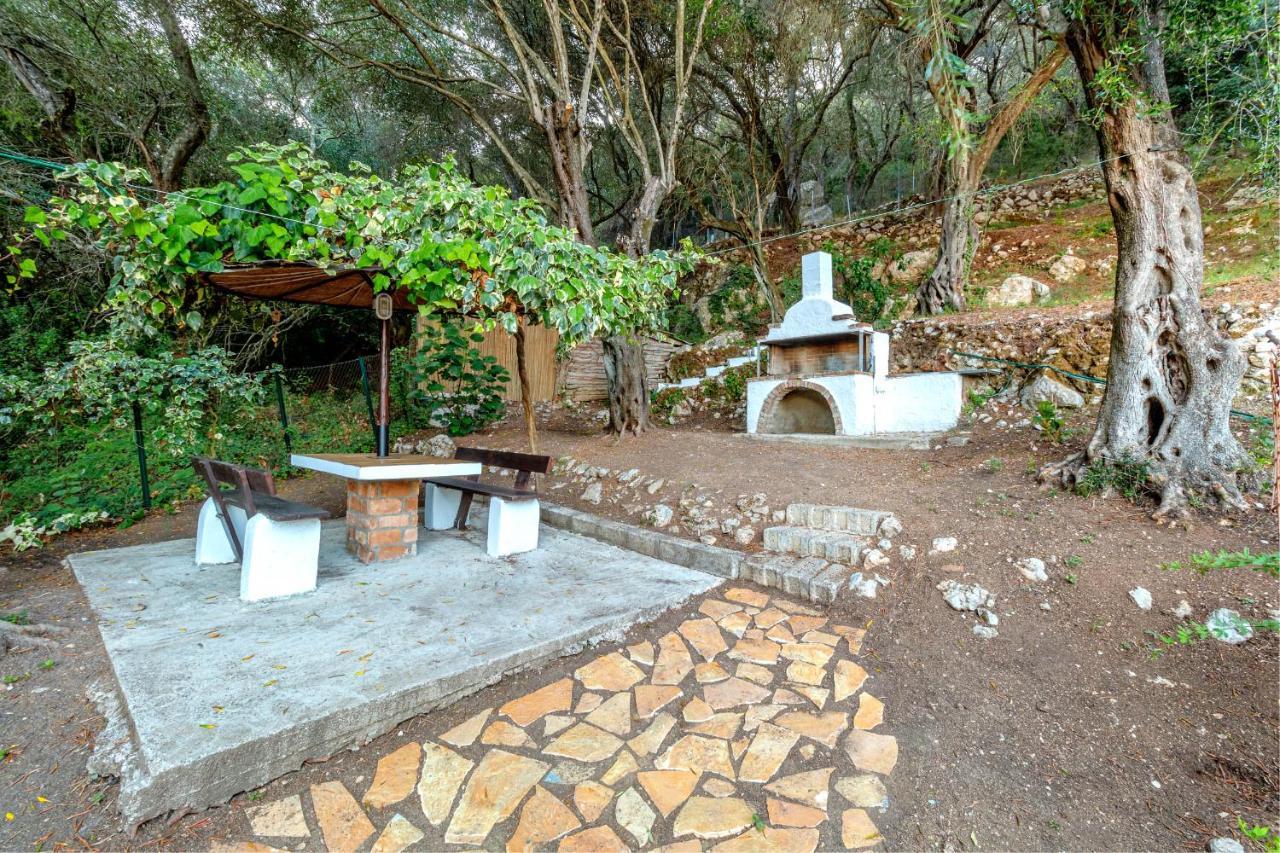 Manteshouse Vila