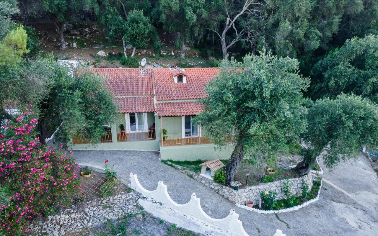 Manteshouse Villa *